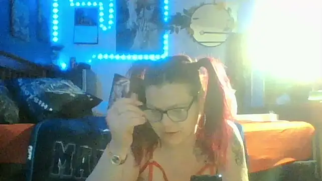 Sexymilf6992 online show from April 3, 1:14 am