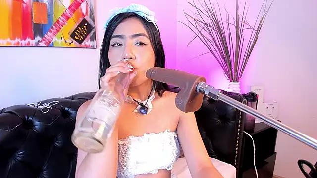 Valecute  online show from July 30, 9:04 pm