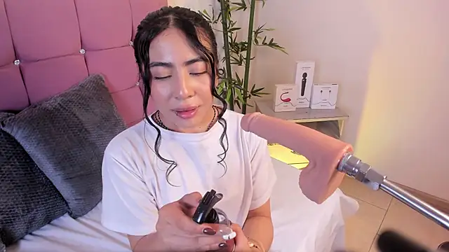Valecute  online show from June 26, 8:32 pm