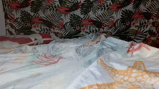 smallvioleta69 online show from March 7, 6:37 pm