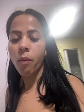 Issis2000 online show from July 13, 4:13 am