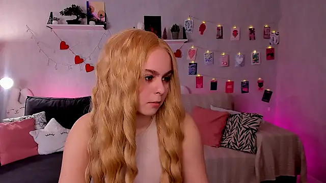 VivienAllen online show from February 21, 4:24 am