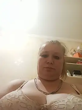 KiraStanton online show from July 16, 9:30 pm