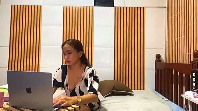 ShalondaRanaudo online show from March 5, 12:28 am