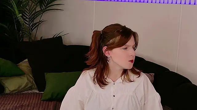 Sophie Lavelle online show from March 19, 4:11 pm