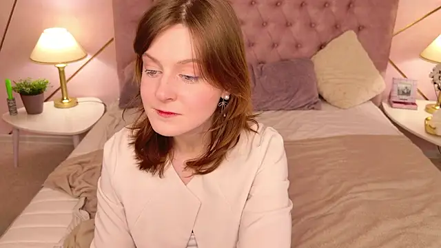 Sophie Lavelle online show from March 14, 7:48 pm