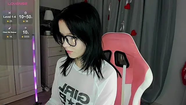 KrissyRied online show from March 5, 3:13 am