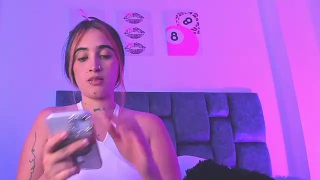 Violet Miller01 online show from March 14, 12:44 am