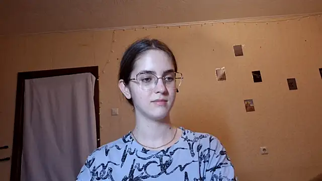 Katelemon online show from June 4, 2:43 pm