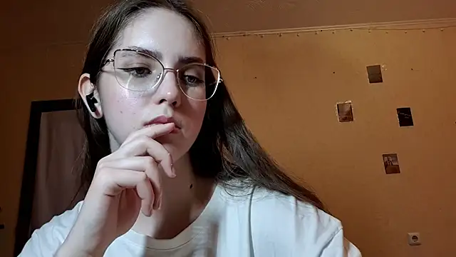 Katelemon online show from May 4, 2:21 pm