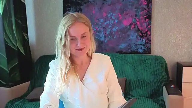 Lanavi Smile online show from August 3, 6:17 am