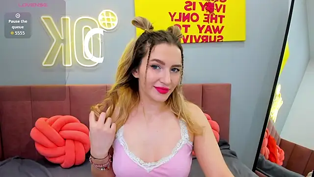 StellaAlluring online show from March 14, 1:39 am