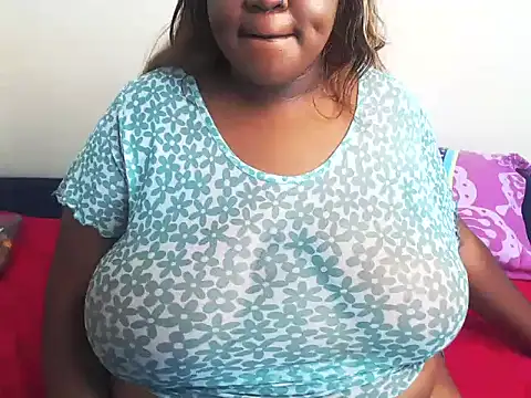 SweetChubbyQueen online show from February 28, 7:08 am