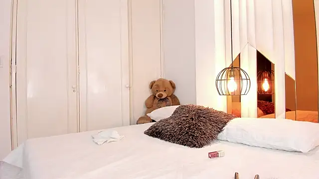 AliciaMac online show from April 30, 3:56 am