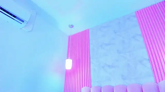ArianaRougee online show from July 18, 3:21 am
