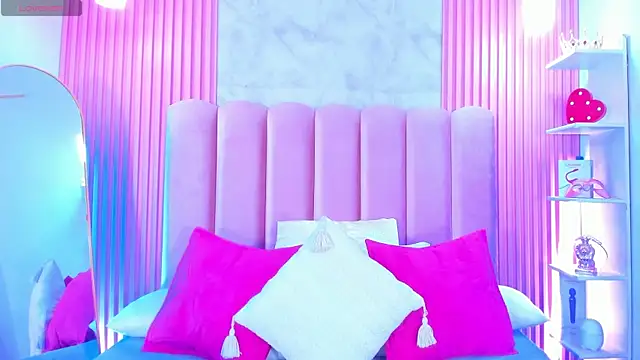 ArianaRougee online show from July 25, 3:02 am