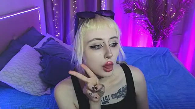 rraffaellka online show from July 7, 9:28 pm
