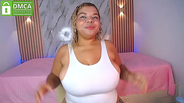 CasieBigtits online show from May 14, 1:39 pm
