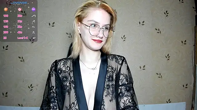 NicoleDaviss online show from June 23, 7:23 pm