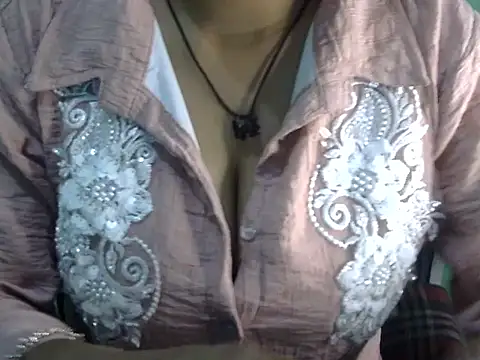 cute momo love online show from May 2, 5:11 am