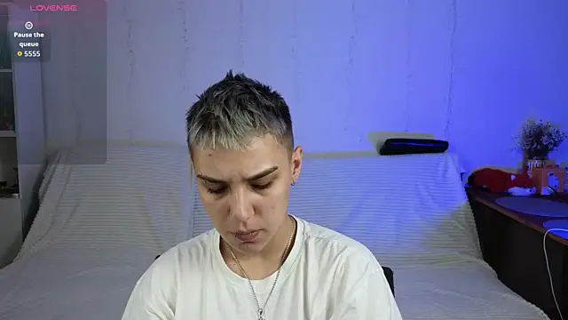 LuxuryLoverss online show from July 17, 7:02 am