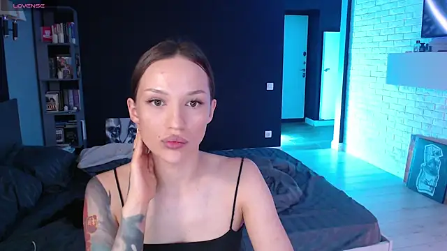 Jade Amore online show from July 12, 5:03 pm