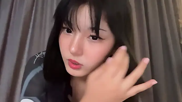 minnie joy online show from July 11, 1:22 pm
