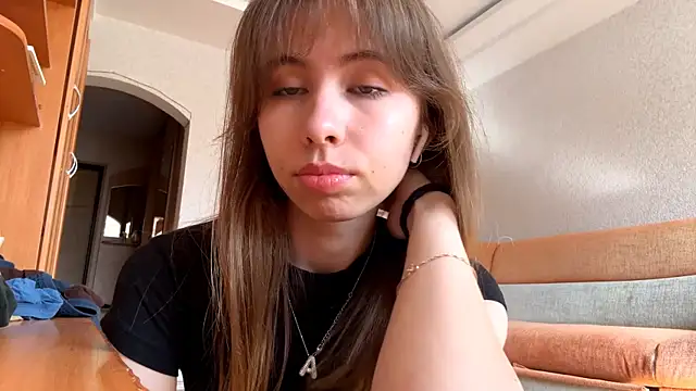 SerenaHawthorne online show from March 17, 9:46 am