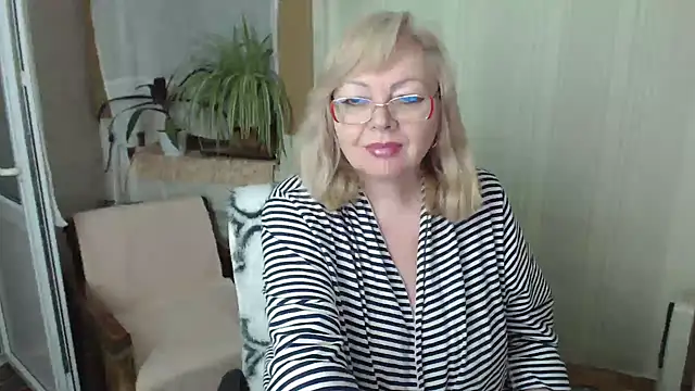 StellaLarsen1 online show from March 12, 8:44 pm