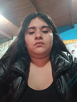 Orianamzn21 online show from July 26, 2:14 pm