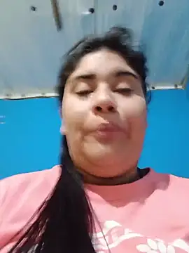 Orianamzn21 online show from July 3, 9:43 pm