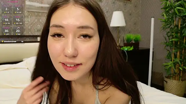 AnnieHeywood online show from March 5, 4:36 pm