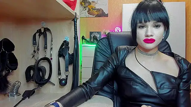 Snapshot of KristiTopxx chatting on October 15, 6:10 pm KristiTopxx online show from October 15, 6:10 pm