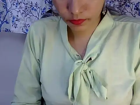 Neha Sharma2 online show from July 15, 2:33 pm