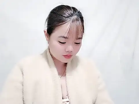 Kitty-lick online show from March 8, 1:04 pm