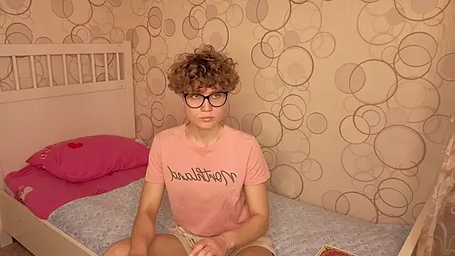 LibbyDuhl online show from March 17, 5:44 am