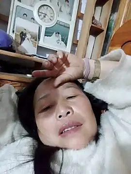 heesuu11 online show from March 6, 11:00 pm