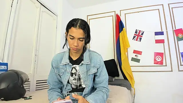 emily gaviria1 online show from June 14, 12:27 pm