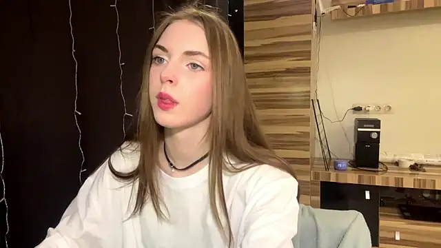 PollyDream online show from February 25, 4:16 pm