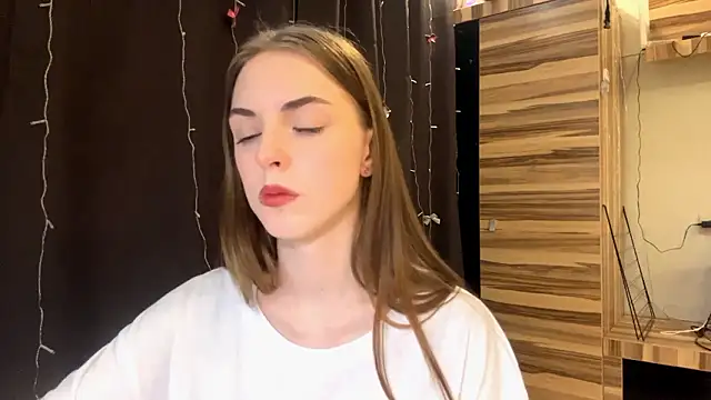 PollyDream online show from March 6, 11:16 am