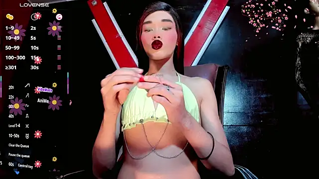 madison mujica  online show from April 29, 11:35 am