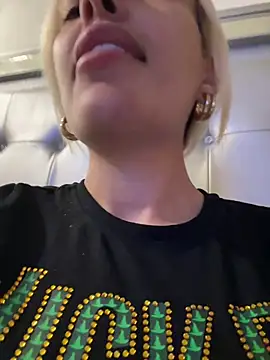 KimberlyBrenda online show from March 11, 7:05 pm