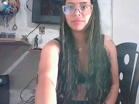 moon white9395 online show from April 7, 3:41 am