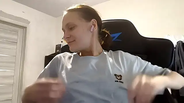 LuluSweetyGirl online show from March 21, 8:19 am