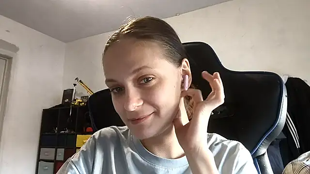 LuluSweetyGirl online show from March 21, 7:13 am