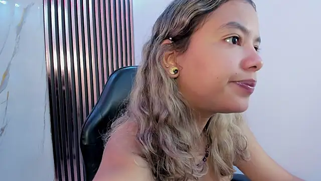 dulce lyraa1 online show from July 26, 8:16 pm