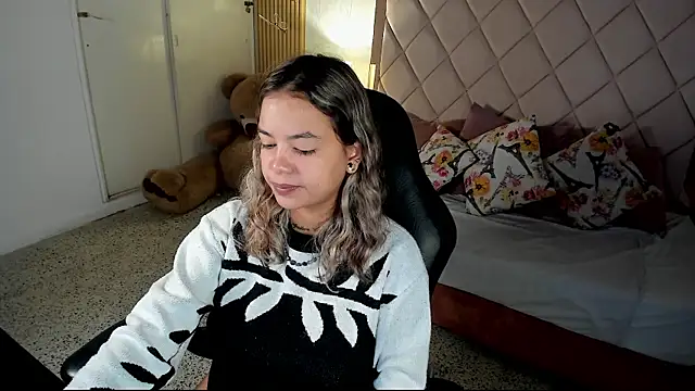 dulce lyraa1 online show from July 16, 4:28 am