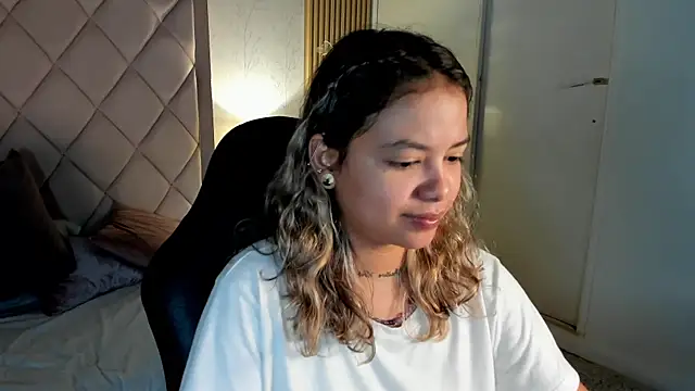 dulce lyraa1 online show from July 28, 7:17 am
