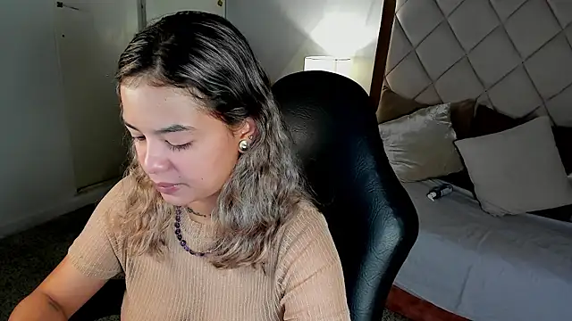 dulce lyraa1 online show from July 9, 4:26 am