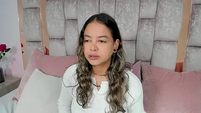 dulce lyraa1 online show from April 30, 10:14 pm